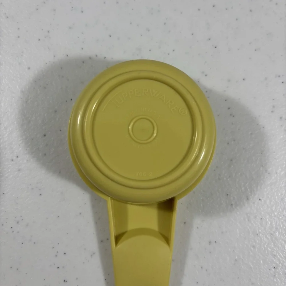 Tupperware Measuring Cups 3/4 2/3 1/2 1/3 1/4 765-2, 762-2, 764-2, 766-2, 761-2